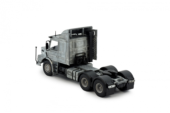 Bausatz zum Zusammenbau des Scania T142 6x4 Tekno 83412 im Maßstab 1:50 