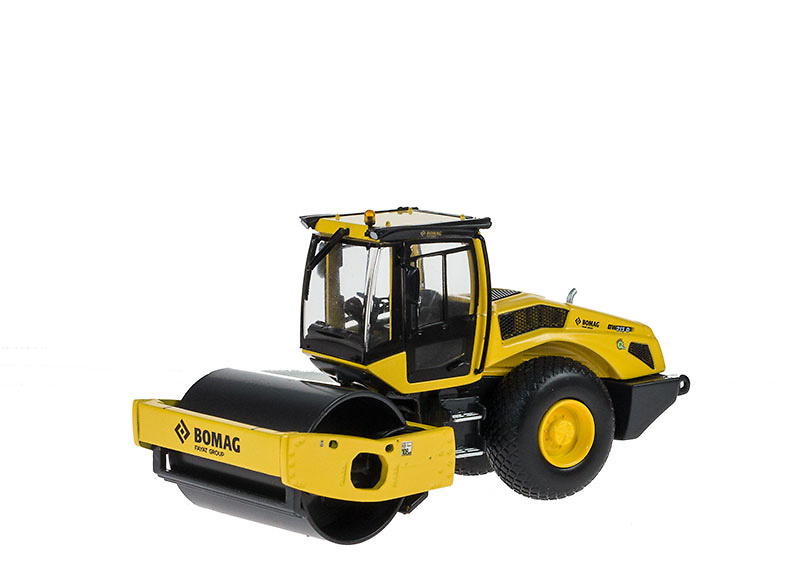 Bomag Walze BW 213 D-5 Massstab 1/50 