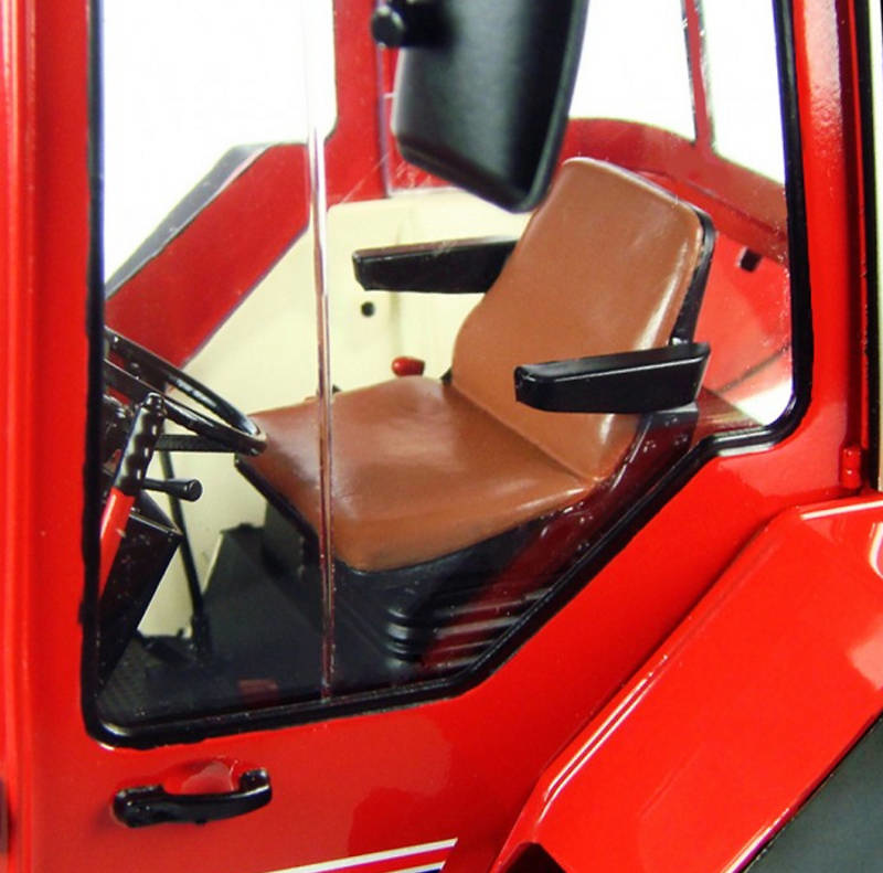 Traktor Case International Harvester 1455XL (1983), Universal Hobbies 4000 Masstab 1/16 