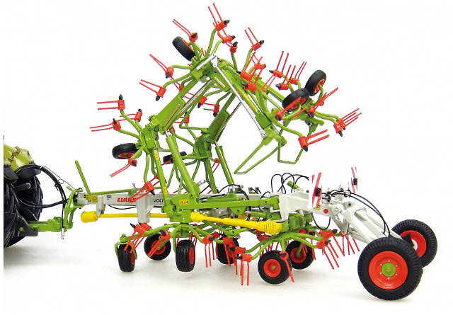 Claas Volto 1320 T Wender Universal Hobbies 2749 Masstab 1/32 