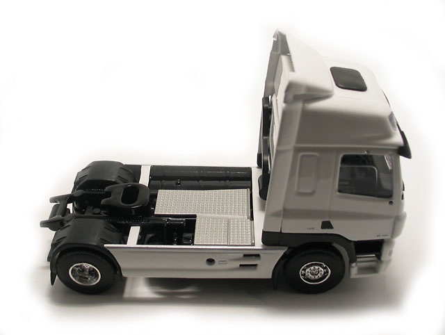 DAF 85CF Dagcabine 4x2 LION TOYS 1/50 
