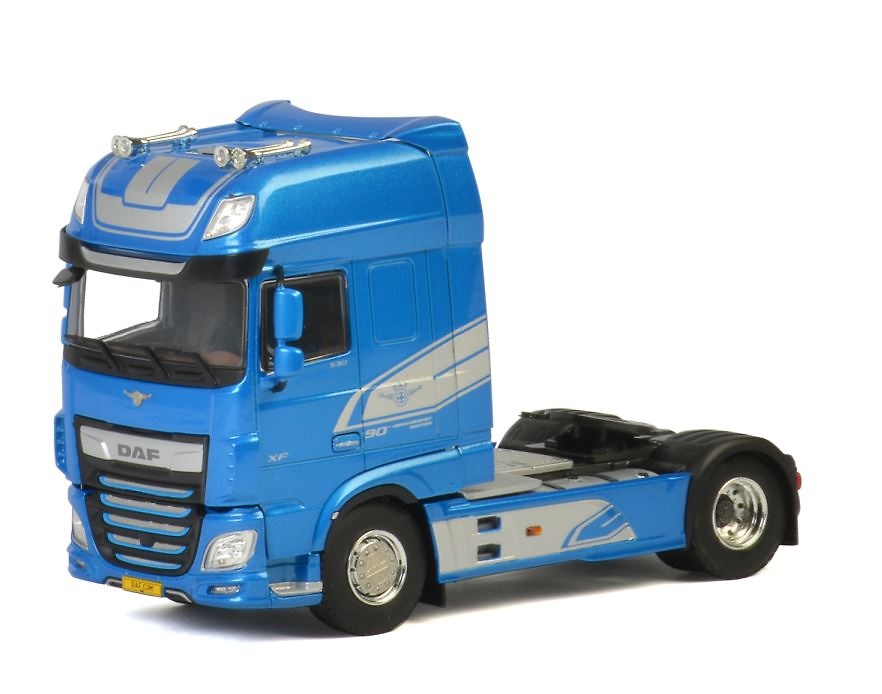 DAF XF SSC My2017 - 90 aniversario Wsi Models 04-2062 escala 1/50 