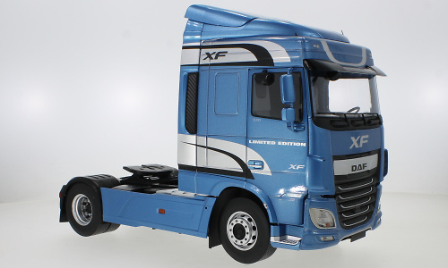 Daf XF Space Cab – Blau Metallic Premium ClassiXXs PCL30213 – Maßstab 1/18 