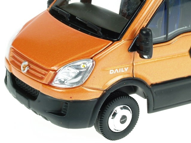 IVECO NEW MODEL Minibus Ros 1/43 