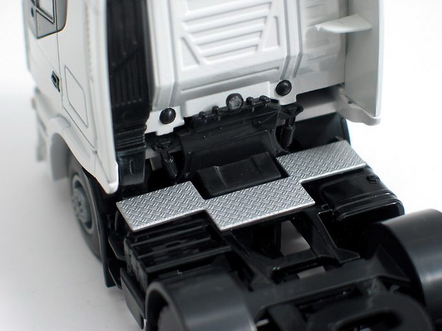 IVECO Stralis ES 6x2 Weiss Liontoys 1/50 
