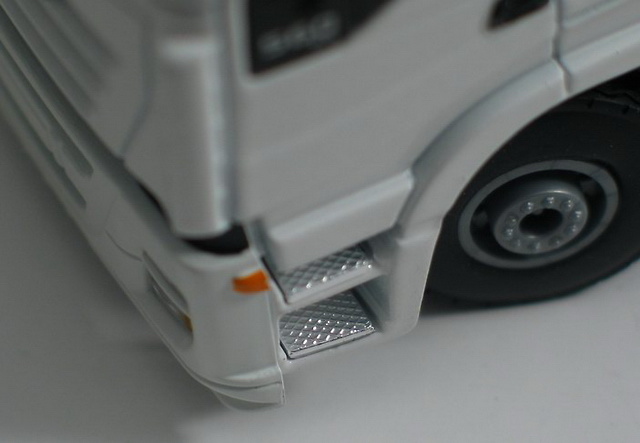 IVECO Stralis ES 6x2 Weiss Liontoys 1/50 