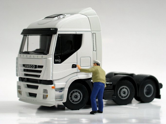 IVECO Stralis ES 6x2 Weiss Liontoys 1/50 