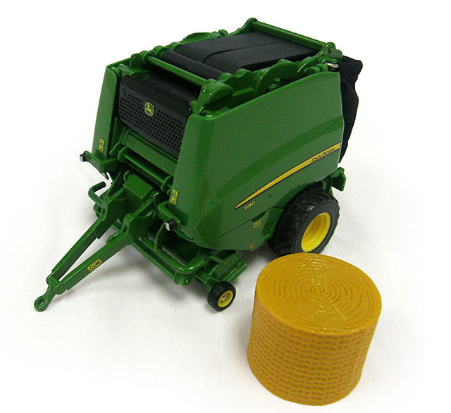 John Deere 990 Ballenpresse Britains 42784 Masstab 1/32 