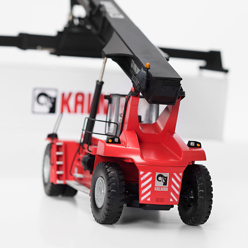 Kalmar Reachstacker Container Motorart 13788 Masstab 1/50 