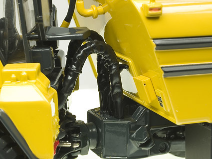 Komatsu HM400-1 LKW Tank, Joal 40061 Masstab 1/50 