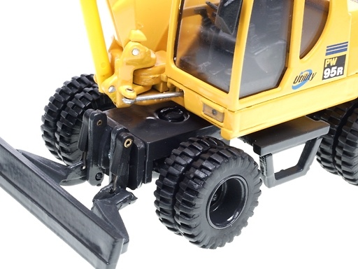 Komatsu PW 95 R Bagger Old Cars 62700 Masstab 1/35 