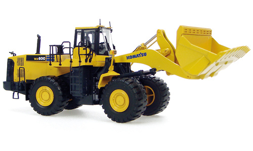 Komatsu WA 600 Radlader Universal Hobbies 8008 Masstab 1/50 