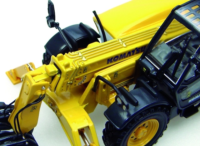 Komatsu WH613 Universal Hobbies 8002 