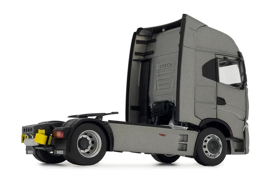 Lkw Iveco S-Way Marge Models 2231-02 Maßstab 1/32 