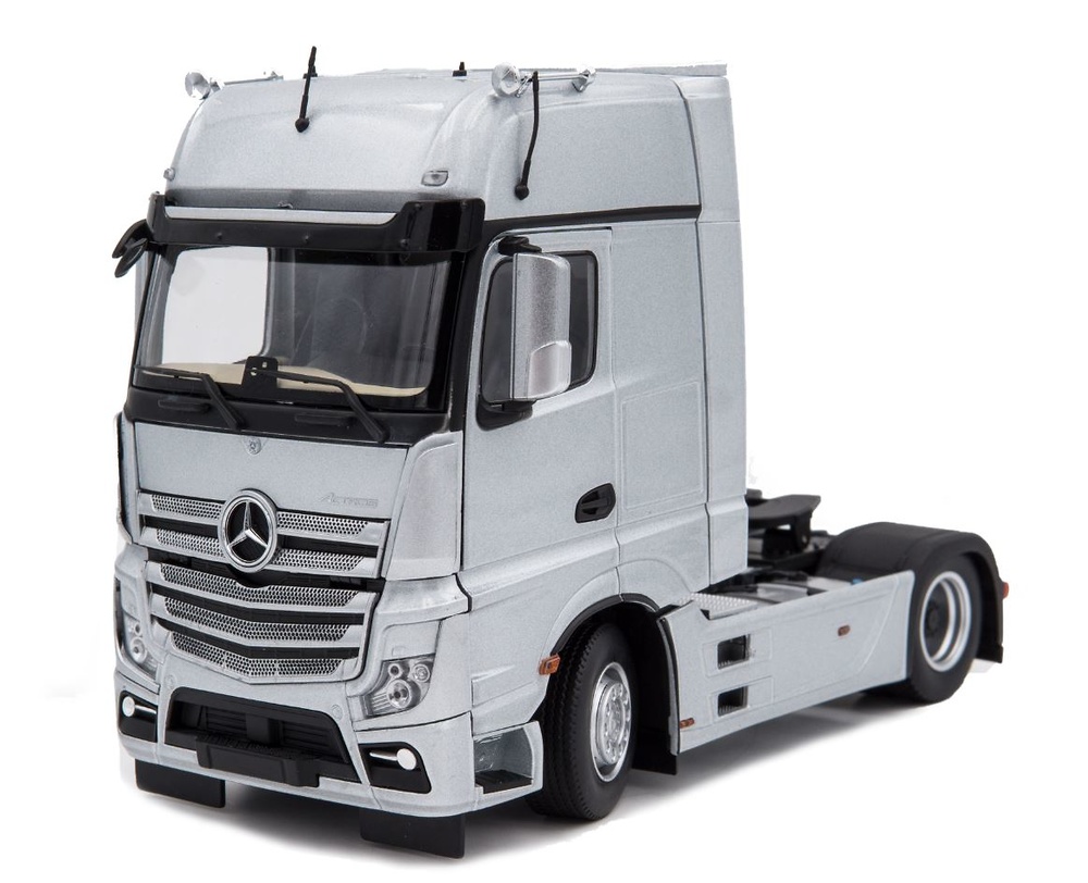 Mercedes Actros Gigaspace Silber Marge Models 1911-03 Masstab 1/32 