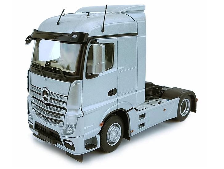 Mercedes Actros Streamspace Silber Marge Models 1907-03 Masstab 1/32 