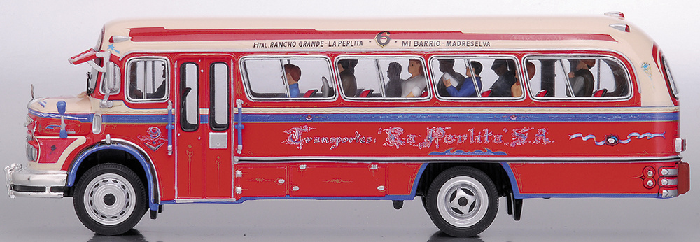 Mercedes Benz LO1112 Bus America del Sur PCXXIs 