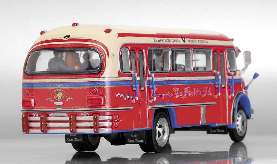 Mercedes Benz LO1112 Bus America del Sur PCXXIs 