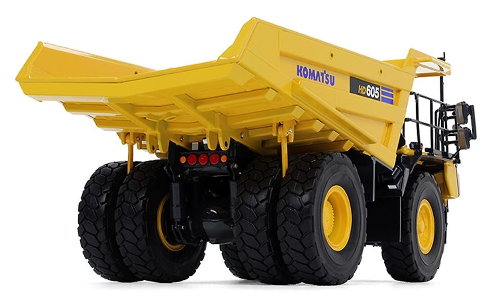 Komatsu HD605-8 First Gear 3387 Masstab 1/50 