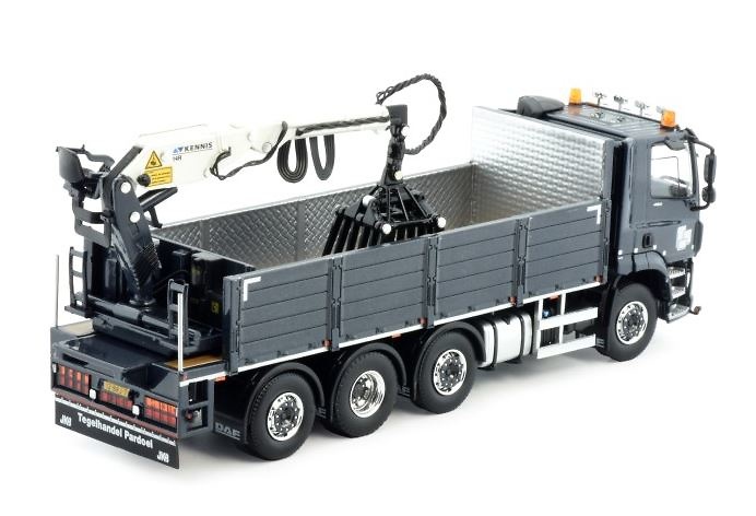 Modell Lkw DAF CF + Kennis Ladekran- Pardoel siertegels Tekno 83031 Masstab 1/50 