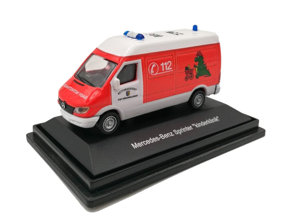 Mercedes Benz Sprinter Krankenwagen Schuco 25384 Masstab 1/87 