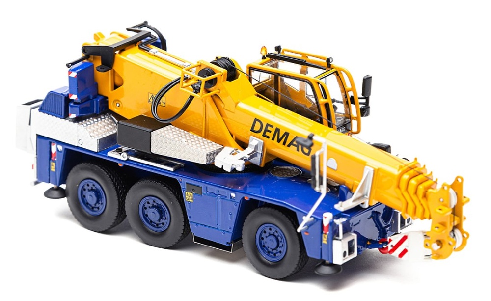 Modell Mobilkran Demag- Ac 45 City Imc Models 31-0206 Masstab 1/50 