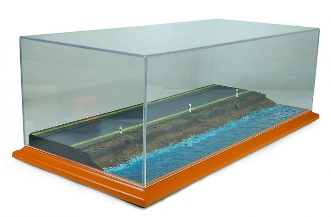 Modellbau Diorama Straße am Wasser inclusive Vitrine Tekno 74983 Maßstab 1:50 