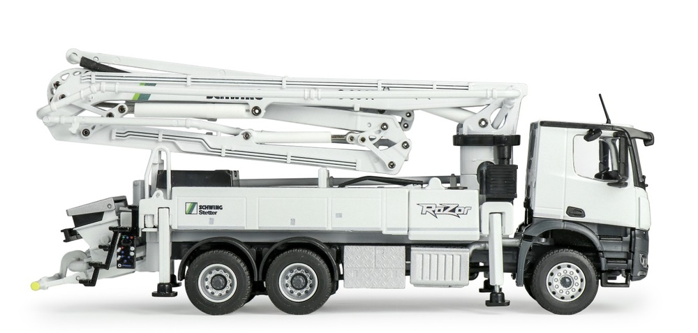 Schwing S 36 X RaZor Betonpumpe auf Mercedes Benz, Conrad Modelle 78260 Masstab 1/50 