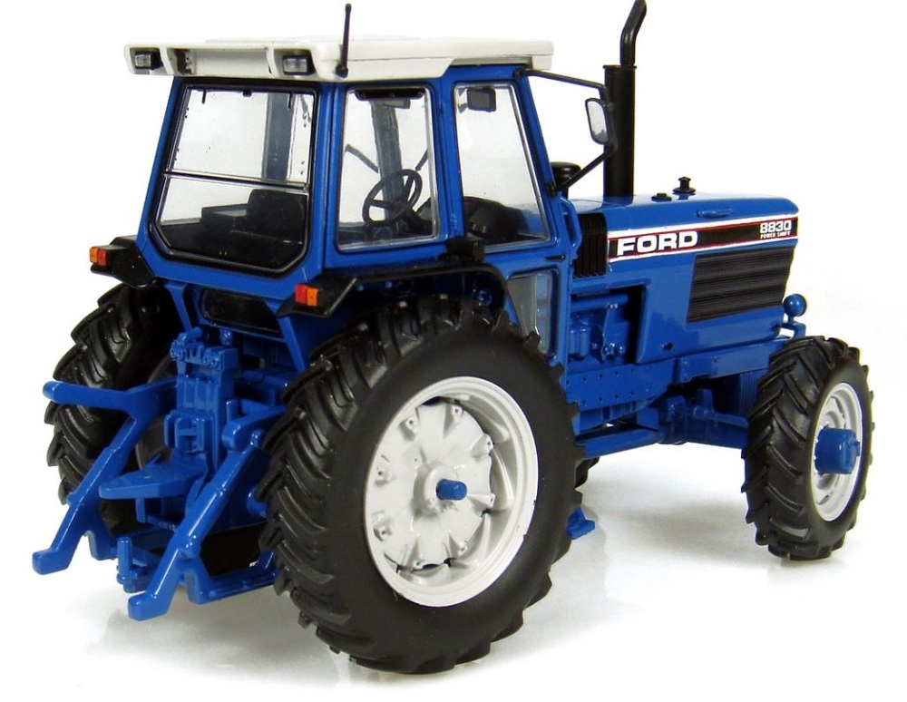 Tractor Ford 8830 power shift Universal Hobbies 4030 Masstab 1/32 
