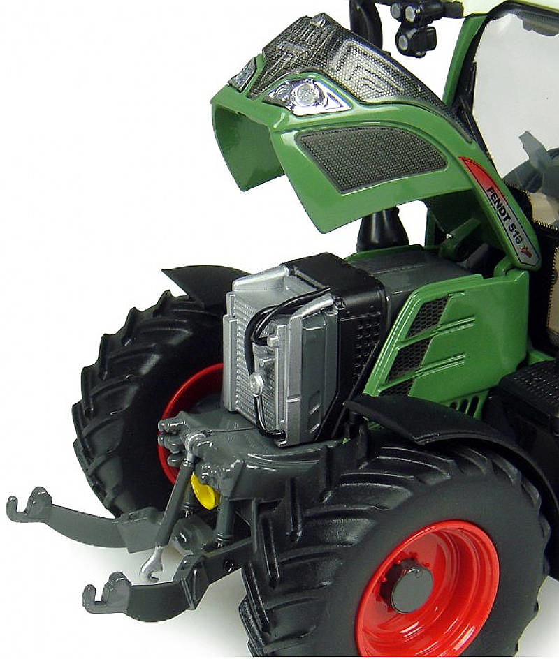 Traktor Fendt 516 Vario Universal Hobbies 4117 Masstab 1/32 