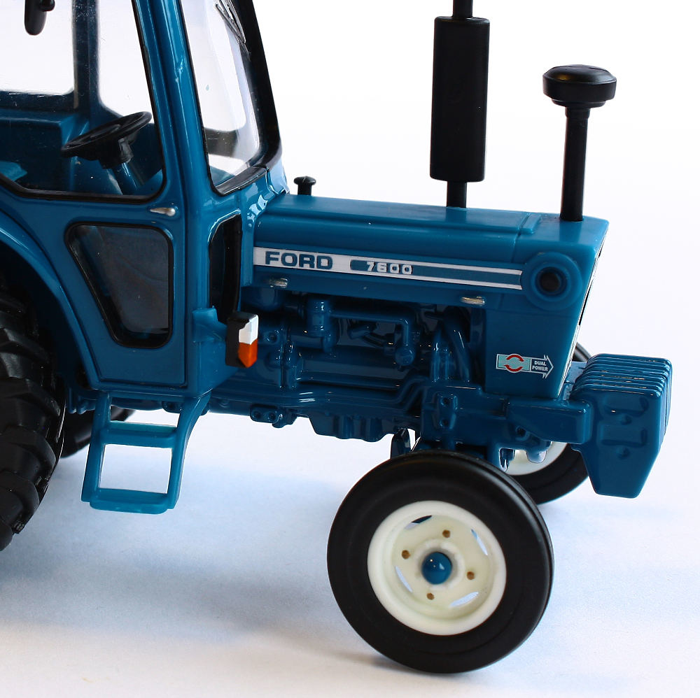 Traktor Ford 7600 Britains 42795 Masstab 1/32 