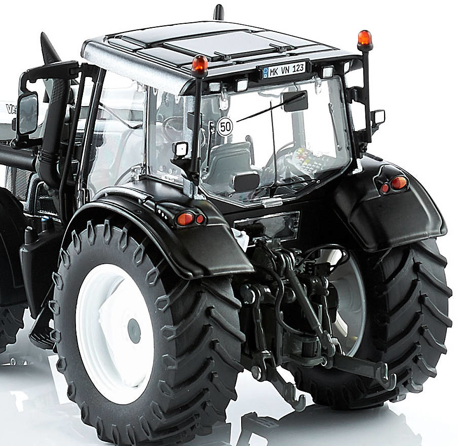 Traktor Valtra N123 mit Frontlader Wiking 77327 Masstab 1/32 