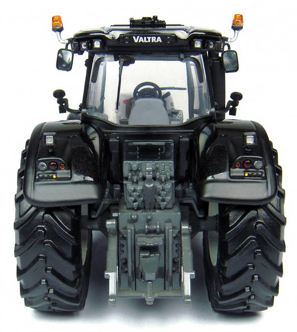 Traktor Valtra S series Universal Hobbies 4230 Masstab 1/32 