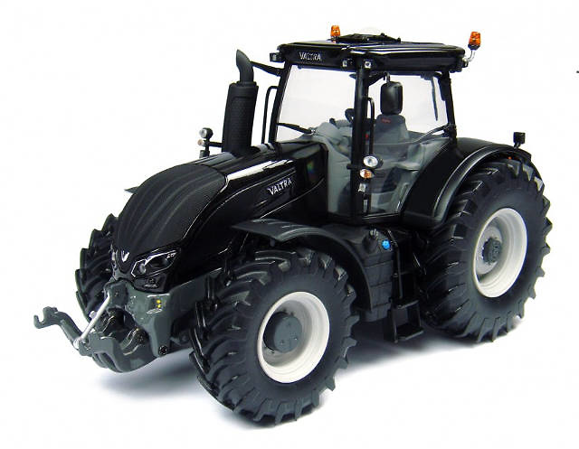 Traktor Valtra S series Universal Hobbies 4230 Masstab 1/32 