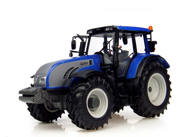 Traktor Valtra T Series 2011 Metallic Blue Universal Hobbies 4079 Masstab 1/32 