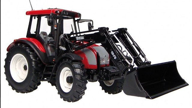 VALTRA C Frontlader, 1:32, Universal Hobbies 
