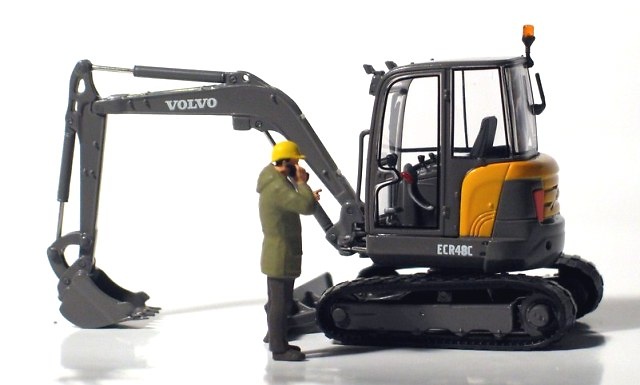 VOLVO ECR48C Mini-excavadora Motorart 1/50 