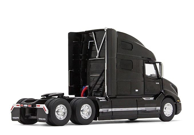 Volvo VNL 760 Sleeper Cab First Gear 3369 Masstab 1/50 