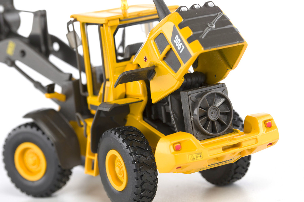 Cargadora Volvo L90G Motorart 300023 escala 1/50 