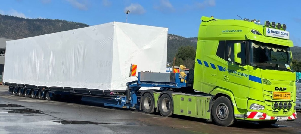 DAF XG+ 6x4 + 6-axle platform Manoovr Nordic Crane Wsi Models 01-4854 scale 1/50 