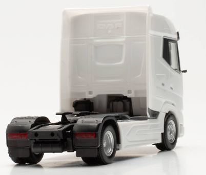 DAF XG tractor unit, white Herpa 315760 scale 1/87 