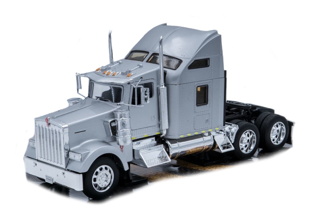 Kenworth W900 plateado Welly 326660 escala 1/32 