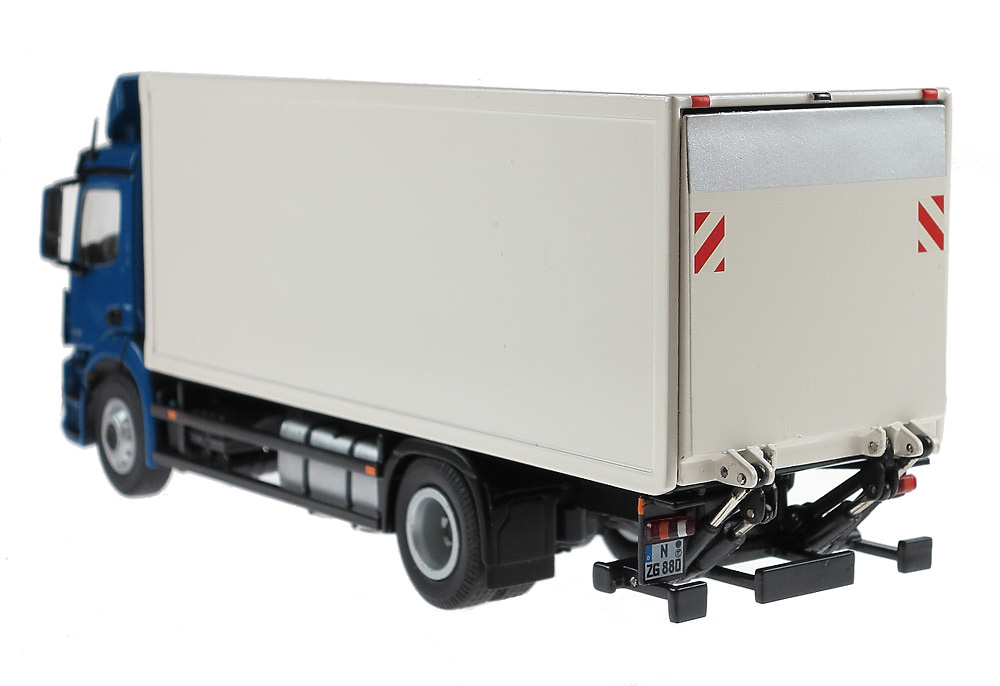 Mercedes Antos 4x2 FH 420S caja cerrada y plataforma Nzg Modelle 880/20 escala 1/50 