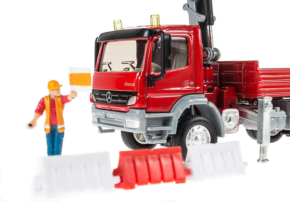 Mercedes Atego + crane Siku 3534 scale 1/50 