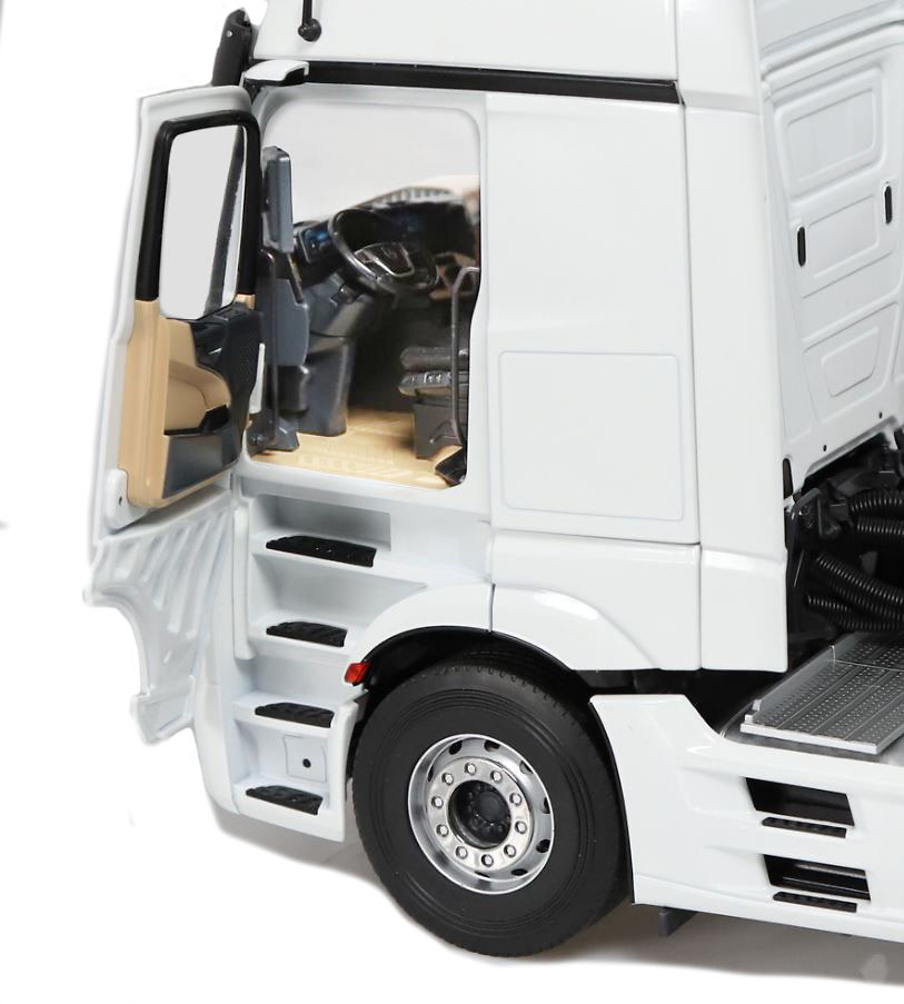 Mercedes-Benz Actros GigaSpace 4x2 white Nzg Modelle 1024/40 scale 1/18 