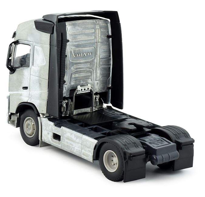Volvo FH04 Globetrotter 4x2 Assembly Kit Lion Toys 80131 scale 1/50th 