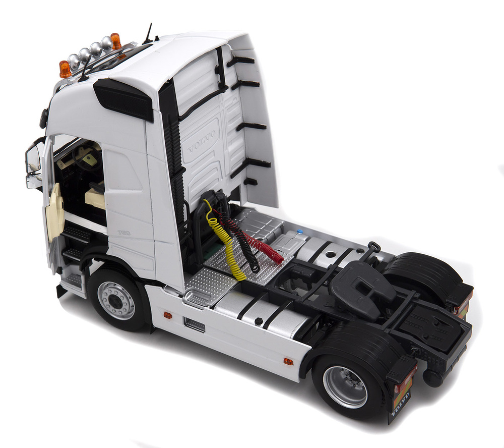Volvo FH5 Marge Models 2320-01 scale 1/32 