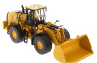 Caterpillar Cat 982XE Loader Diecast Masters 85685 1/50 Scale