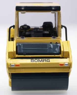 Bomag BW 202 AD4 Compactadora 1/50 