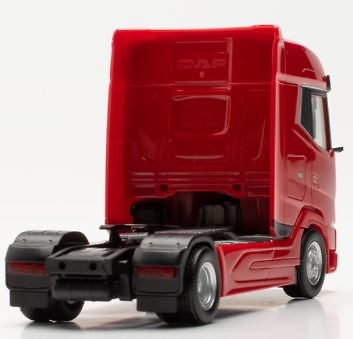 Cabeza tractora DAF XG, roja Herpa 315777 escala 1/87 